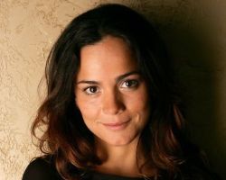 WHAT IS THE ZODIAC SIGN OF ALICE BRAGA?